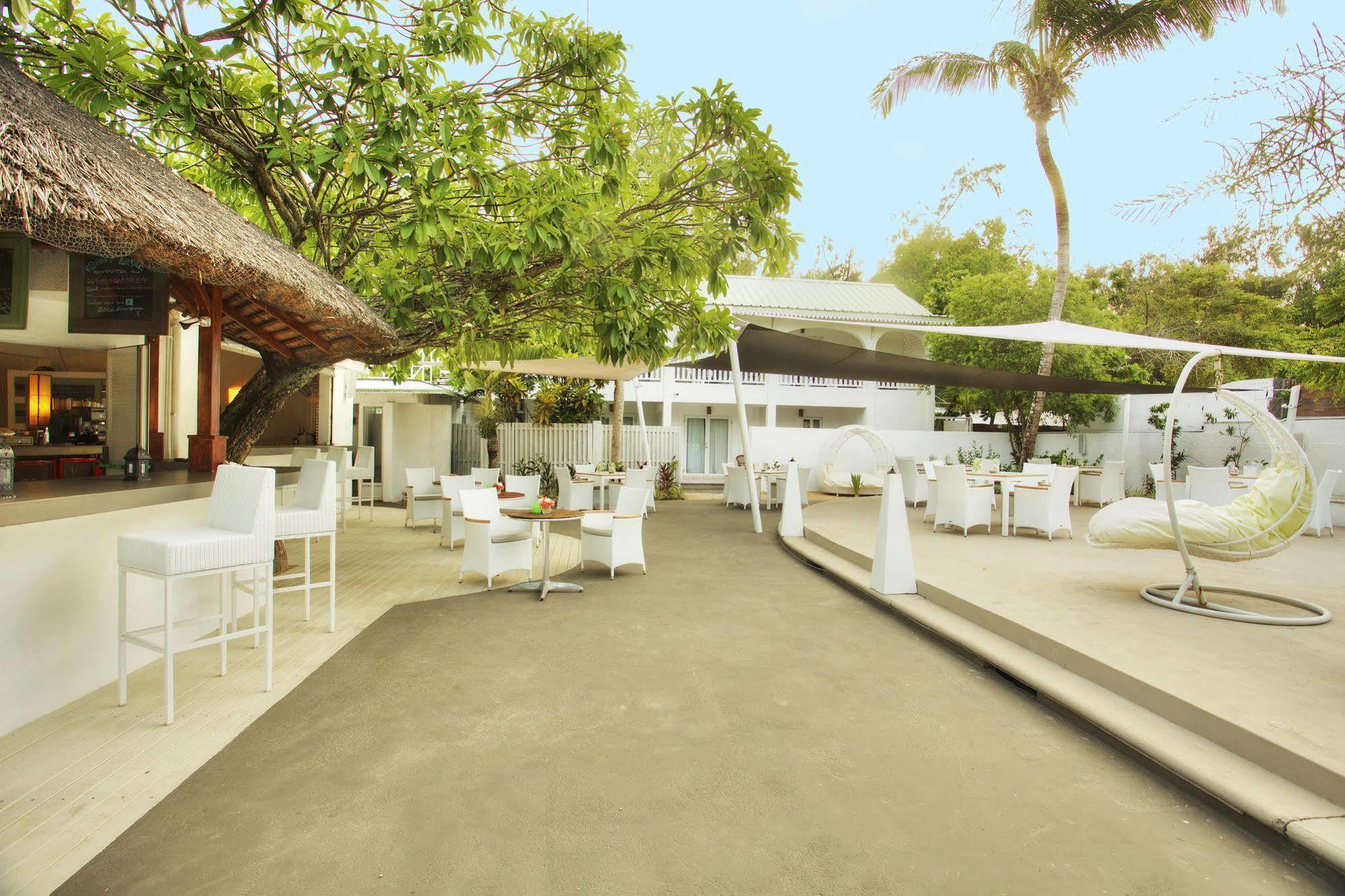 Esprit Libre Restaurant & Guest House Grand Baie Exteriör bild